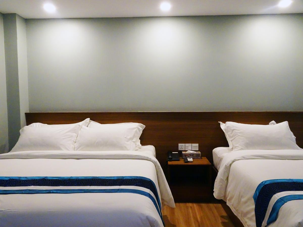 Hotel Azure Γιανγκόν Εξωτερικό φωτογραφία